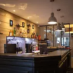 艺术家普莱斯贝斯特韦斯特酒店 酒店 4*