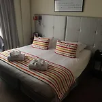 ホテル ベスト ウェスタン プラス ラーティスト 4*