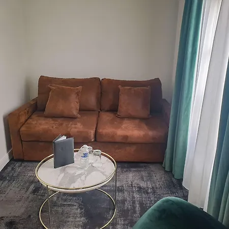 Western L'artist Tours