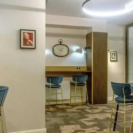 Hotel Western L'artist Tours