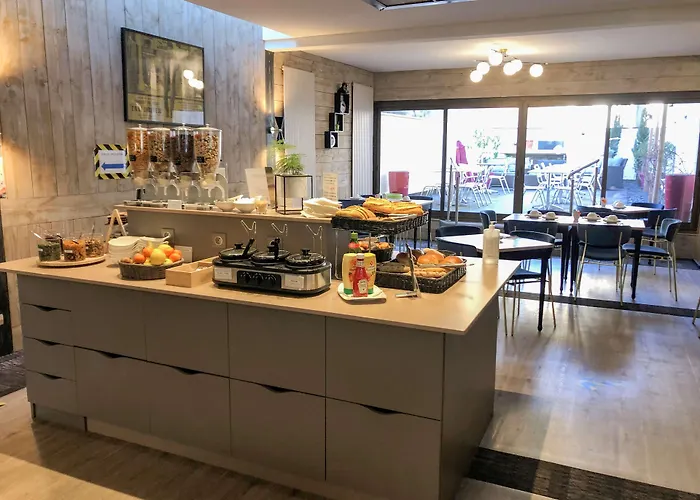 艺术家普莱斯贝斯特韦斯特酒店 4*