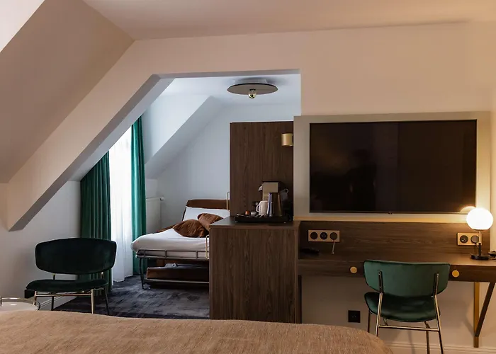 Western L'artist Hotel 4*