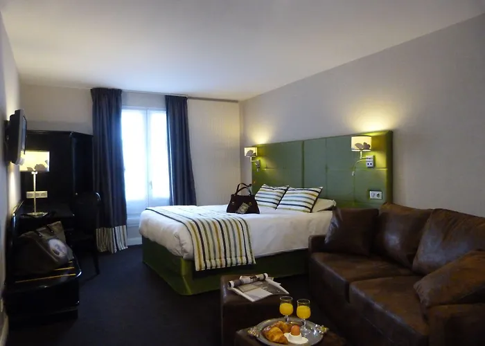 Western L'artist Tours