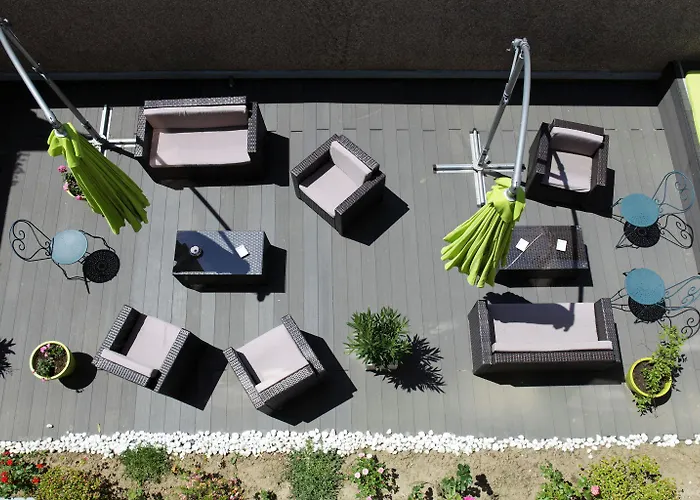 Western L'artist Hotel