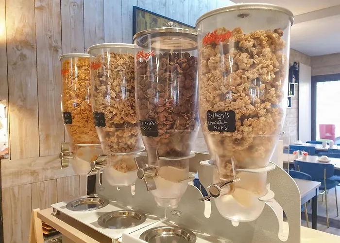 艺术家普莱斯贝斯特韦斯特酒店 4*